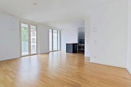 Stil & Komfort über den Dächern Berlins: 3-Zimmer-Penthouse mit Dachterrasse, moderner EBK und 2 Bädern am Hackeschen Markt