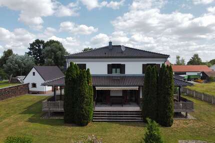 Haus zum Kaufen in Pförring 1.290.000,00 € 220 m²