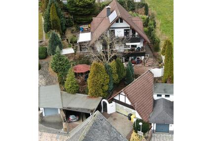 EinZweifamilienhaus - 499.000,00&nbsp;EUR Kaufpreis, ca.&nbsp; 255,00&nbsp;m&sup2; in Finnentrop (PLZ: 57413)