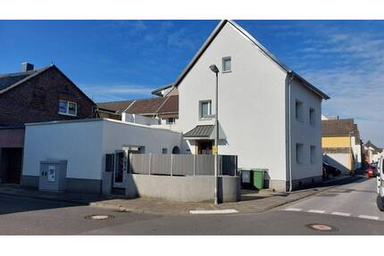 Attraktives Haus mit 2 Wohneinheiten - ideal für Eigennutzer und Investoren - Dormagen Stürzelberg