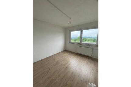 ! ERSTBEZUG ! Wohnen in Familiengerechter Lage - Schneeberg Neustädtel