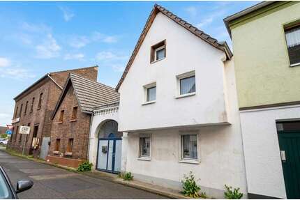 Haus zum Kaufen in Köln Zündorf 219.000,00 € 110 m² - Köln / Zündorf