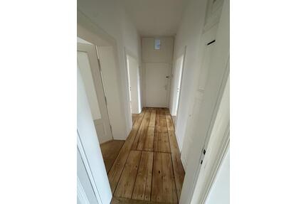 Charmante, kernsanierte Altbauwohnung mit zwei Balkonen im Offenbacher Westend - Offenbach am Main Buchrain