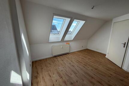 Renovierte DG-Wohnung mit EBK & Abstellraum – Vogelviertel NB - Neubrandenburg Datzeberg