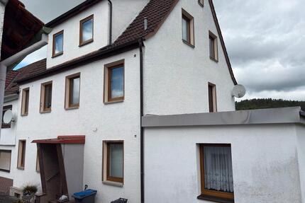 Mehrfamilienhaus - 110.000,00&nbsp;EUR Kaufpreis, ca.&nbsp; 220,00&nbsp;m&sup2; in Breitungen/Werra (PLZ: 98597)