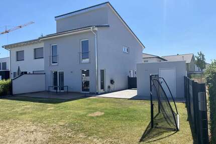 Haus zum Kaufen in Waghäusel 695.000,00 € 141.96 m²