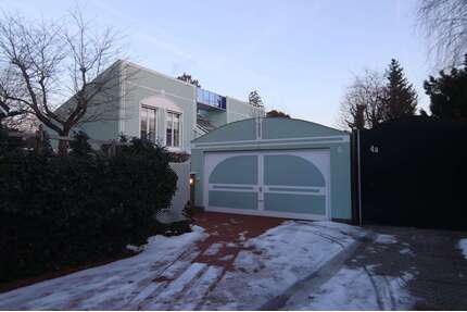 Haus zum Kaufen in München 1.950.000,00 € 285 m²