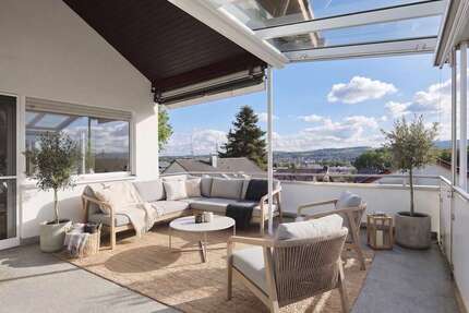 Haus zum Kaufen in Nürtingen 953.000,00 € 327 m²