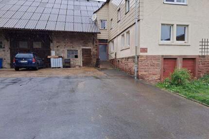 Renovierungsbedürftiges Hofanwesen mit großem Grundstück & 850 € Mieteinnahmen 188.000 € - Walldürn Gottersdorf