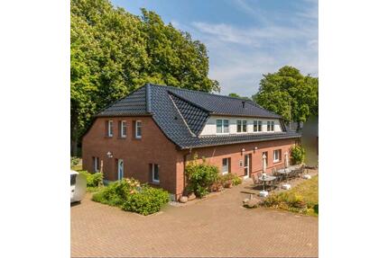 MFH zu verkaufen Rügen West - 565.000,00&nbsp;EUR Kaufpreis, ca.&nbsp; 200,00&nbsp;m&sup2; in Gingst (PLZ: 18569)