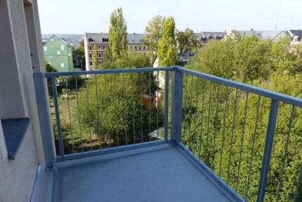 Praktische 3-Raum-Wohnung m. gr. Essküche an Balkon u.Glasfaseranschluss in freundlichem Haus - Chemnitz Sonnenberg