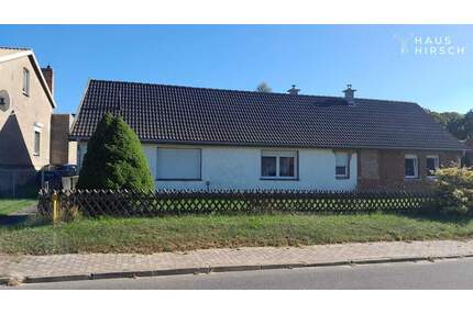 Einfamilienhaus u. Scheune mit Potenzial 2.500 m² Grund - Heinrichswalde