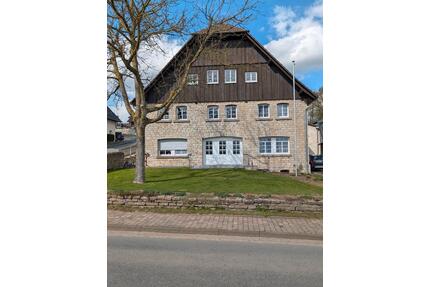 Mehrfamilienbruchsteinhaus in ländlicher Lage - Steinheim