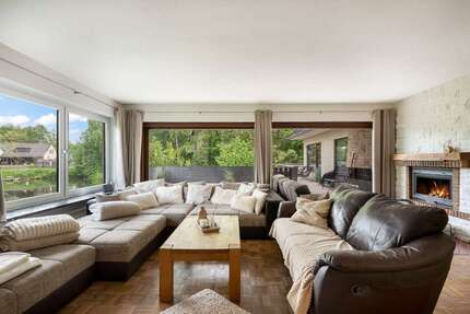 Haus zum Kaufen in Hoisdorf 598.000,00 € 243.91 m²
