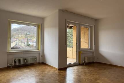 Helle und gut geschnittene 2-Zimmerwohnung mit Balkon und TG-Stellplatz zum Kauf gesucht? - Geislingen an der Steige