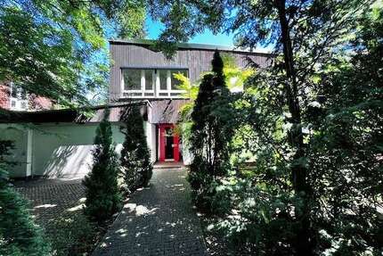 Haus zum Kaufen in Berlin 2.400.000,00 € 210 m²
