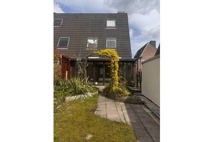 Haus mit Herz und Potenzial - familienfreundliche Doppelhaushälfte - Rellingen