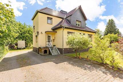 Charmantes Einfamilienhaus mit 4,5 Zimmern und großem Garten - Werneuchen