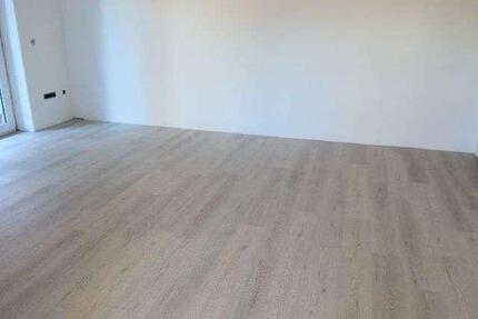 ERSTBEZUG! Zwei Stück! Eine 2026 neu erstellte 3 Zimmer-Whg. mit neuem Bad, Balkon und Kfz.-Platz! - Aerzen