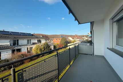 Großzügige Erdgeschosswohnung mit Balkon, Terrasse, Garten - Wilnsdorf
