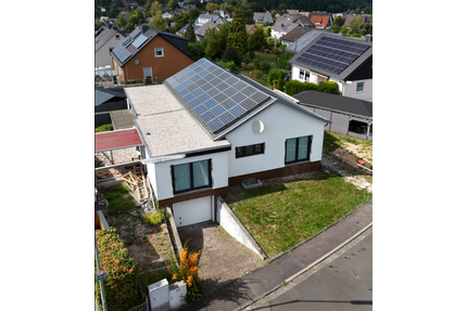 Haus zum Kaufen in Wilnsdorf 399.000,00 € 218 m²