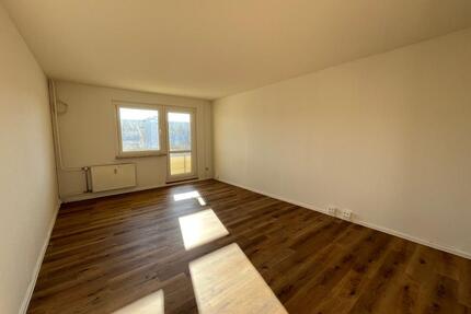 Neu saniert 4 RW in Neuplanitz + 1 Zimmer geschenkt! - Zwickau