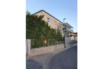 Großzügige 2 Zi. - Wohnung mit Gartenbenutzung in guter Wohnlage - Kronberg im Taunus