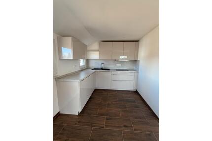 Helle, hochwertige 4-Zimmer-Maisonette Wohnung in Aldingen