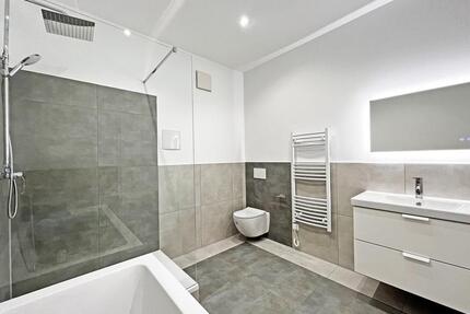 Hochwertiges Wellness-Bad - Komplett Saniert - Zentrale Lage in Ilsfeld - Inkl. EBK & Stellplatz