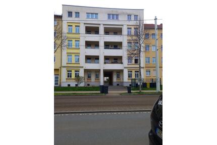 Erschwingliche EG (Hochparterre) 2 Raumwohnung in 07545 Gera