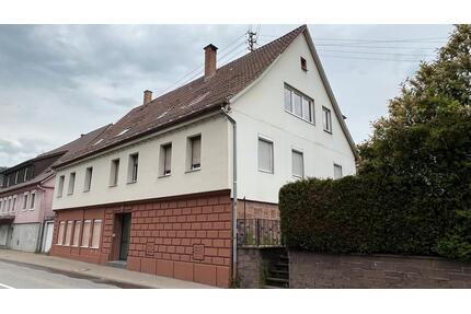 Kernsanierte EG-Wohnung mit EBK und Gartennutzung - Bad Wildbad