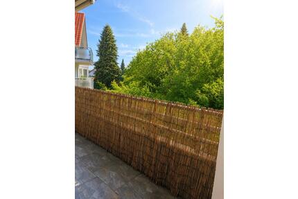 Helle 3,5-Zimmer- Wohnung mit Doppelgarage und Gartennutzung - Pforzheim