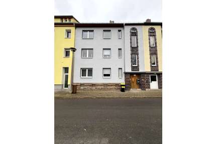 Haus zum Kaufen in Merseburg 695.000,00 € 325 m²