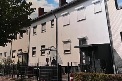 Kernsaniertes Reihenhaus in Gröpelingen +2 Garagen - Bremen Burglesum