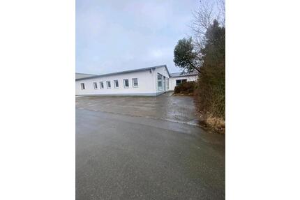 Lagerhalle mit Büroräumen - 2.250,00&nbsp;EUR Kaltmiete, ca.&nbsp; 510,00&nbsp;m&sup2; in Extertal (PLZ: 32699)