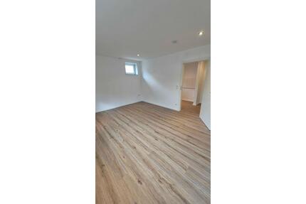 Helle 2-Zimmer-Wohnung im Untergeschoss in Darmstadt In den Wingerten