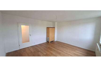 Wohnung zum Mieten in Lengenfeld 450,00 € 64.4 m²