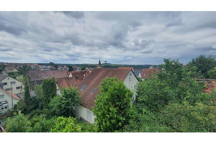 Helle 2 12-Zi.-Maisonette Whg. mit toller Aussicht in Kirchberg - Kirchberg an der Murr