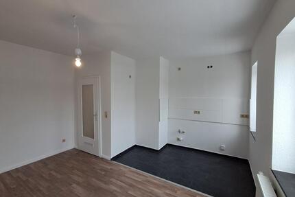 Anfragen NUR per E-Mail. Top geschnittene 2-Zimmer Wohnung ( Wohnküche und zwei Schlafzimmer) im 1-OG nahe Schulzentrum Geschwister Scholl. - Bremerhaven Mitte