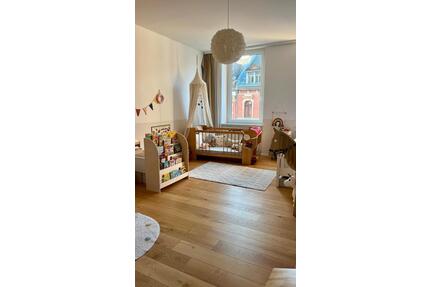 Helle und Moderne 4-Zimmer-Altbauwohnung in Innenstadtlage - Hof Altstadt