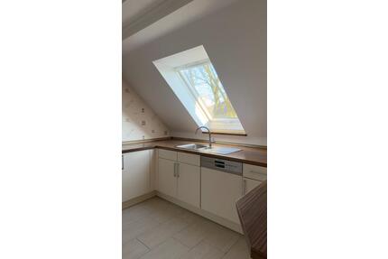 Große helle 4-Zimmer-DG-Wohnung (120 m²) mit Balkon in Gütersloh