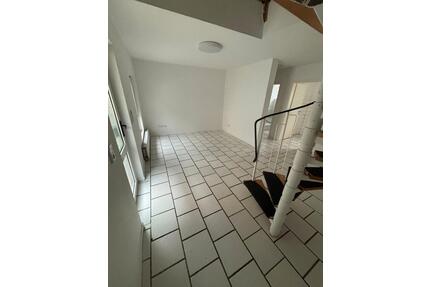 Helle Maisonette-Wohnung mit 3 Zimmern, WG-geeignet zu vermieten - Kaiserslautern
