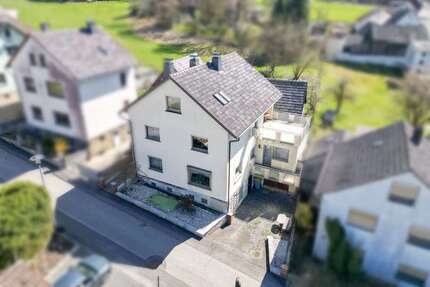 Haus zum Kaufen in Rödental 158.000,00 € 195 m²