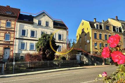 RESERVIERT - Weitblick und Entwicklungspotenzial - Mehrfamilienhaus mit drei Wohneinheiten und großem Garten - Greiz