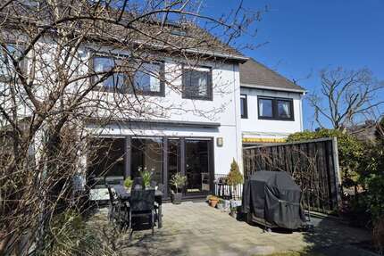 Haus zum Kaufen in Wedel Schulau 495.000,00 € 124.7 m² - Wedel / Schulau