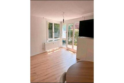 Möblierte 1-Zimmer-Wohnung mit Terrasse in Esslingen - Esslingen am Neckar