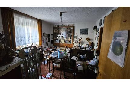 Sanierungsbedürftiges Einfamilienhaus mit großem Grundstück in Sa - Salmtal