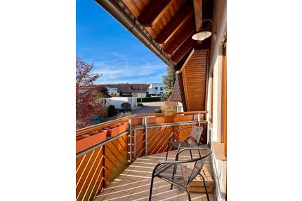 Gemütliche 2,5 Zi.-DG-Wohnung mit EBK|STPL|Balkon|Terrasse - Neuenstadt am Kocher