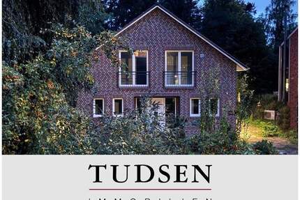 Neubau hochwertiges A+ Rotklinker-Effizienzhaus 40 in bester Villenlage. - Hamburg Volksdorf