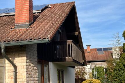 Renovierte 3,5-Zimmer DG-Wohnung mit Balkon in Arnstorf